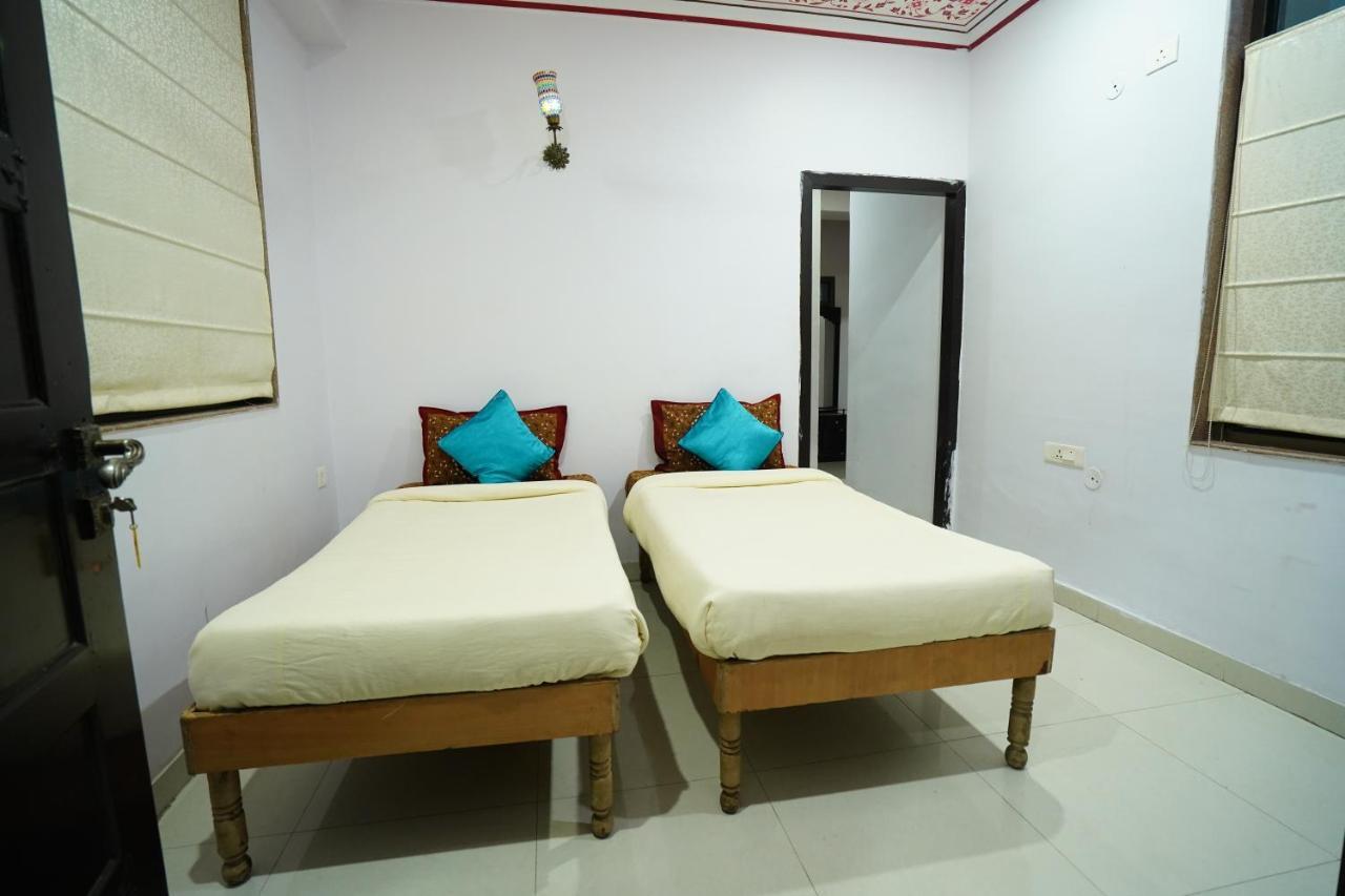 Hotel Jal Mahal Haveli 자이푸르 외부 사진